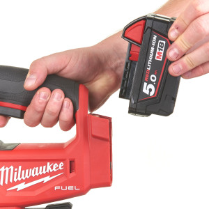 Лобзик акумуляторний MILWAUKEE, M18 FJS-502X (зарядний пристрій M12-18 FC, 2 акумулятори М18 В5 5Аг, аксесуари, HDкейс)