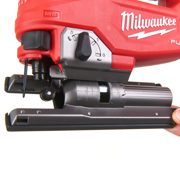 Лобзик акумуляторний MILWAUKEE, M18 FJS-502X (зарядний пристрій M12-18 FC, 2 акумулятори М18 В5 5Аг, аксесуари, HDкейс)