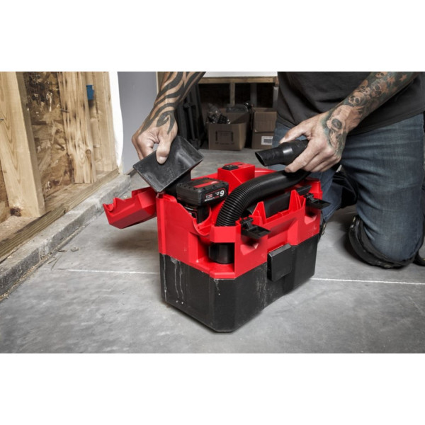 Пилосос акумуляторний MILWAUKEE, M12 FVCL-0, для рідини та сухого сміття (каркас, аксесуари, картонне пакування)
