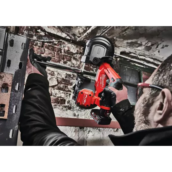 Пила стрічкова акумуляторна безщіткова MILWAUKEE, M12 FBS64-402C, 64мм (зарядний пристрій С12 С, 2 акумулятори М12 В4 4Аг, поло Пила стрічкова акумуляторна безщіткова MILWAUKEE, M12 FBS64-402C, 64мм (зарядний пристрій С12 С, 2 акумулятори М12 В4 4Аг, поло